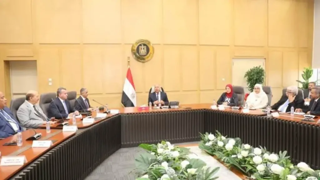 تحالف حكومي–صناعي جديد لدعم الاستثمار.. تفاصيل لقاء محافظ القاهرة باتحاد الصناعات