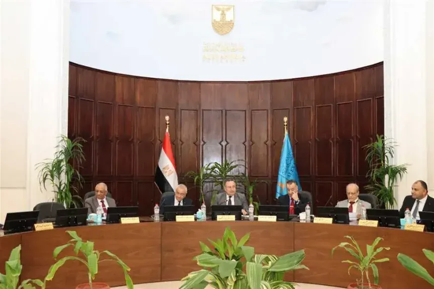بيئة دراسية آمنة أولًا.. جامعة الإسكندرية ترقّب الصيف بأنظمة متطورة للصيانة والحماية