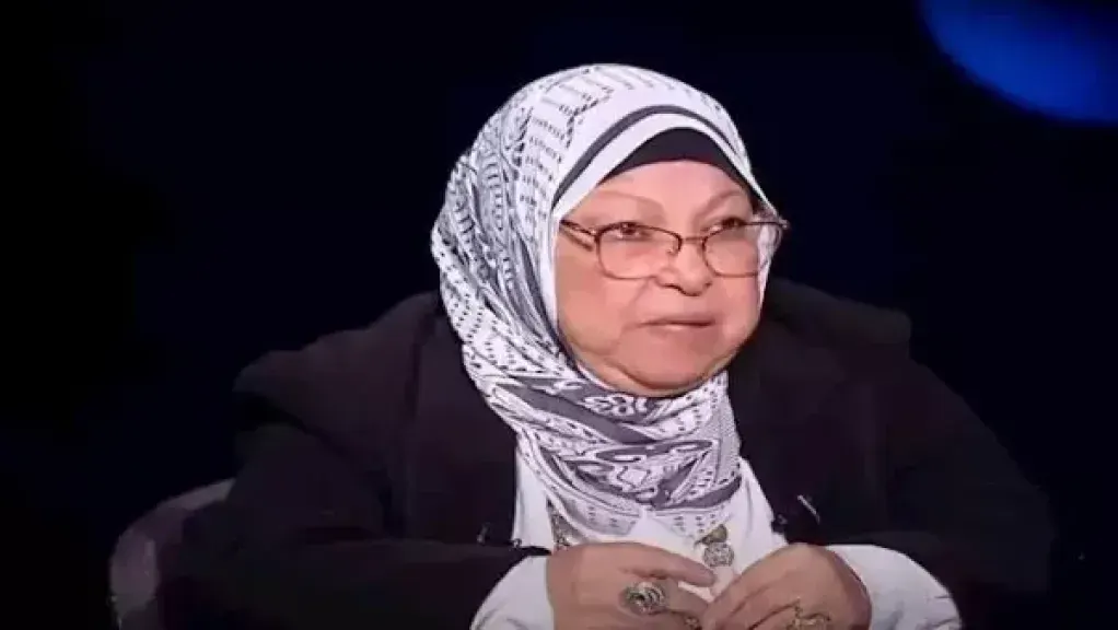 جامعة الأزهر توقف سعاد صالح للتحقيق.. والخلاف حول فتوى تبيح الحشيش