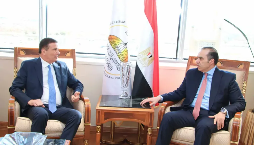 وزير الزراعة والشؤون النيابية يناقشان قانون التعاونيات الزراعية الجديد لتعزيز دور الفلاح