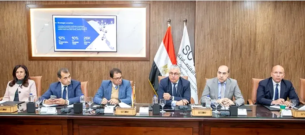 تعاون مرتقب.. رئيس اقتصادية قناة السويس يستضيف سفير سنغافورة لبحث الشراكات