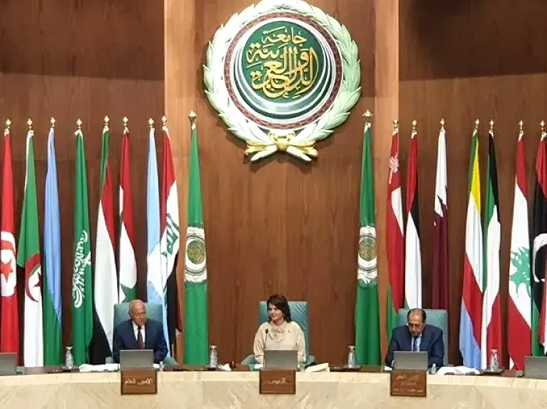 وزير الخارجية يجتمع مع نظرائه البريطاني والإسباني واليمني وأمين عام الجامعة العربية لمناقشة مستجدات الأوضاع