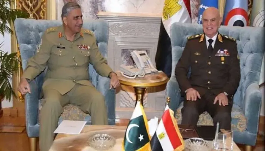 في لقائه مع رئيس الأركان الباكستاني.. شيخ الأزهر: فلسطين مفتاح استقرار العالم