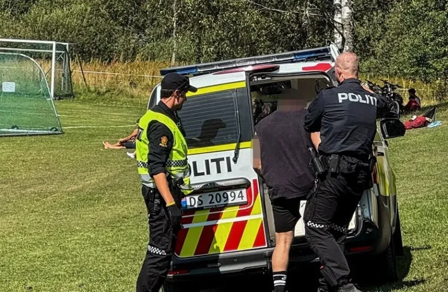 القبض علي مشجع كرة قدم إسباني يعتدي على حكم خلال بطولة كأس النرويج