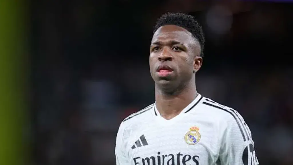 ريال مدريد في ورطة.. فينيسيوس يرفض عرض التجديد ويتطلع لأكثر