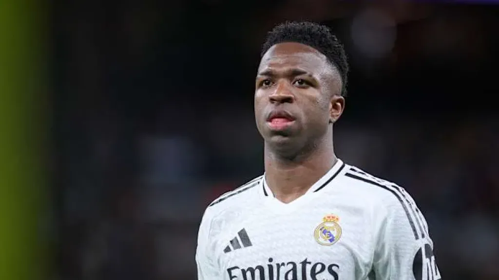 ريال مدريد في ورطة.. فينيسيوس يرفض عرض التجديد ويتطلع لأكثر