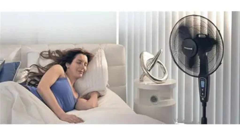 تعرف على تأثير المروحة على جسمك أثناء النوم.. خاصة العظام!