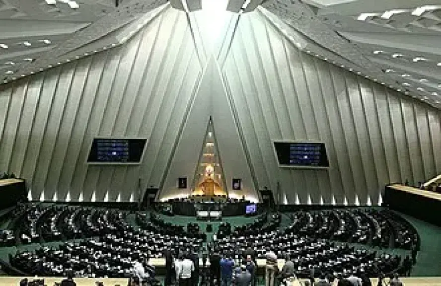 النووي الإيراني خارج الرقابة الدولية.. البرلمان يعلن الرفض القاطع