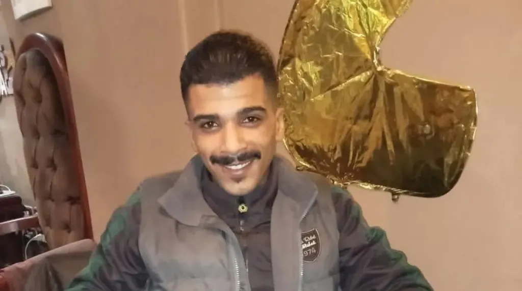 دماء على الرصيف.. شاب يُقتل بآلة حادة في قلب بورسعيد