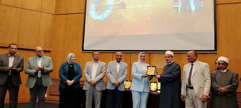 منطقة الجيزة الأزهرية تحتفل بأوائل الطلاب بإدارة الصديق التعليمية