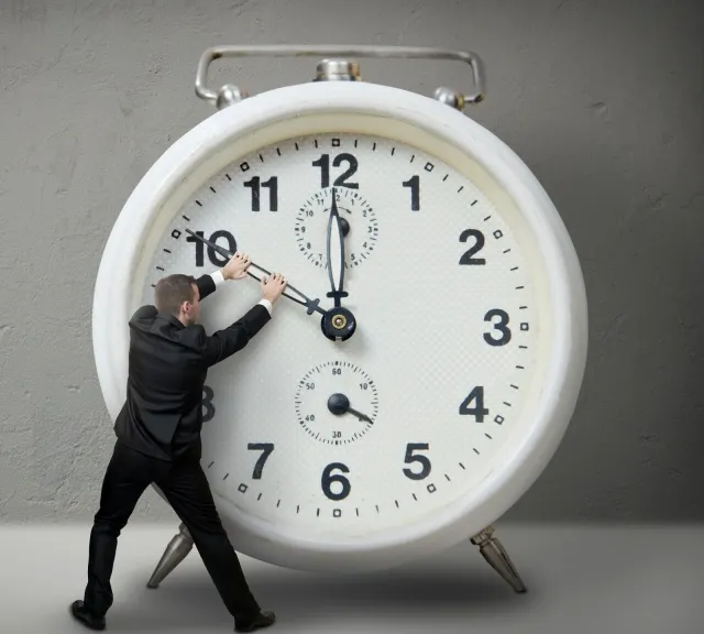 التوقيت الشتوي يبدأ في مصر 2025.. استعد لتأخير عقارب الساعة ساعة كاملة