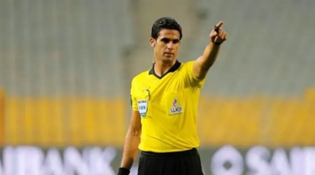 فيفا يعين طاقم تحكيم مصري لمواجهة مصيرية بين جامبيا وبوروندي