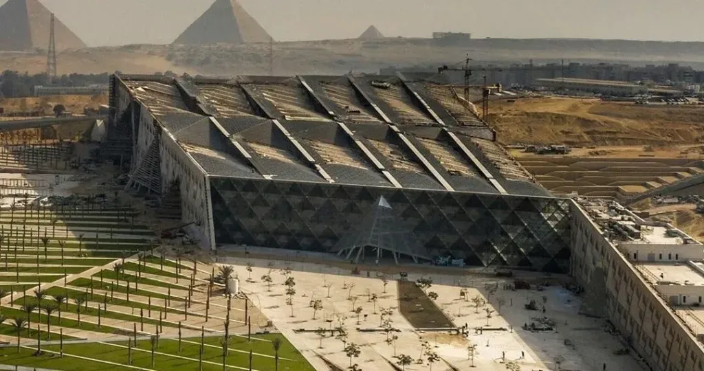 المتحف المصري الكبير يفتح أبوابه قريبًا.. حدث عالمي ينتظره الملايين
