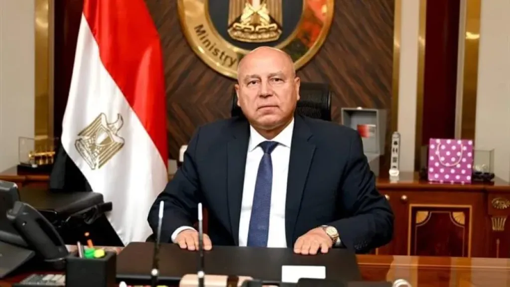 وزير النقل والصناعة كامل الوزير يبحث مع مصنعي الأسمنت حجم الإنتاج وتأثير الانخفاض الأخير على الأسعار