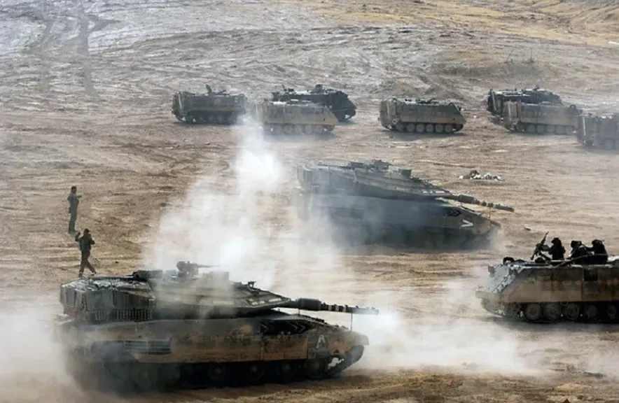 إسرائيل تخطط لتجنيد عشرات الآلاف من جنود الاحتياط استعداداً لاحتلال غزة