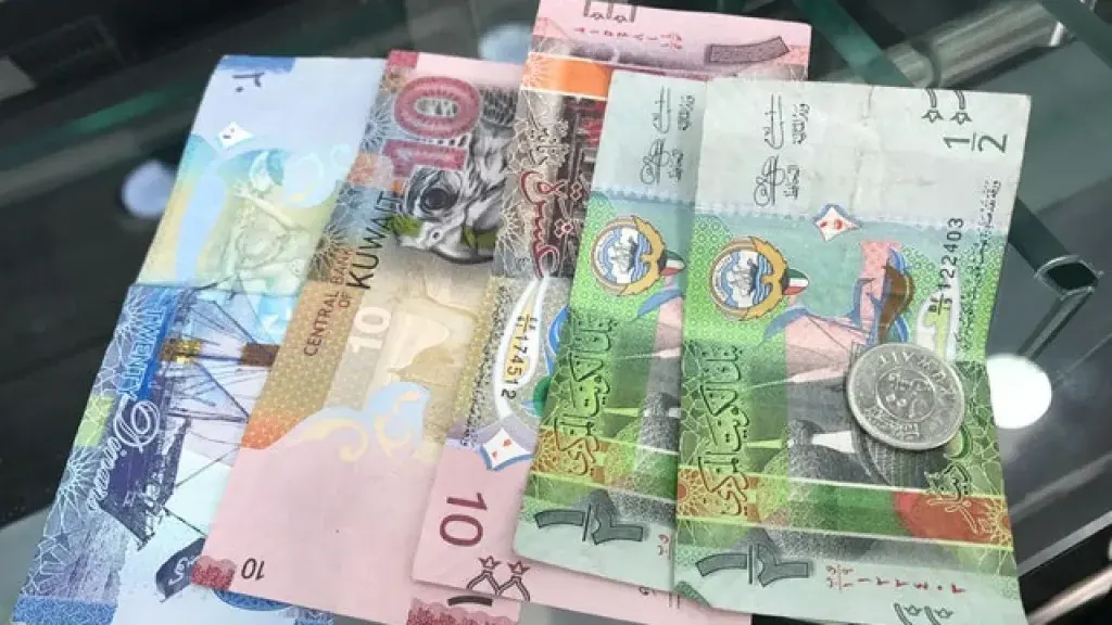 سعر الدينار الكويتي اليوم الخميس 21 أغسطس 2025 في البنوك المصرية