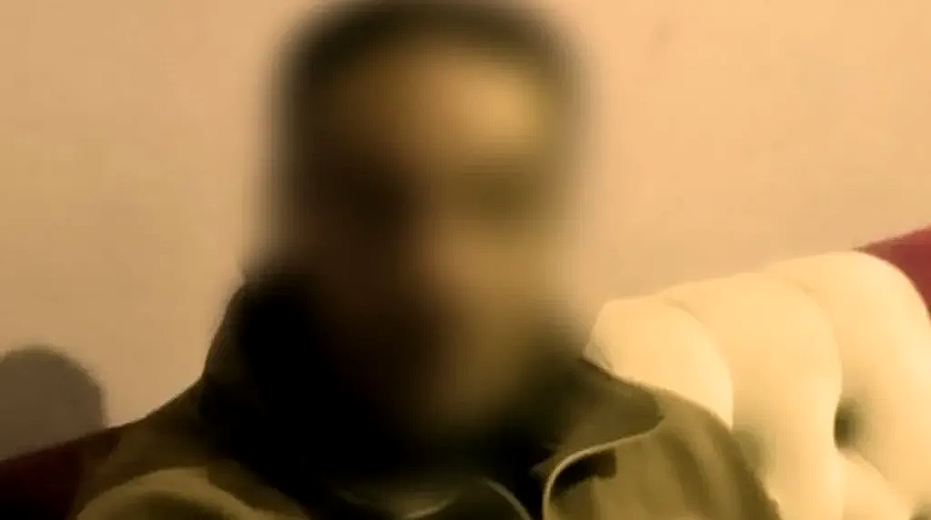 جريمة مروعة بسفاجا..حبس عامل متهم بقتل نجله بوسائل غير آدمية