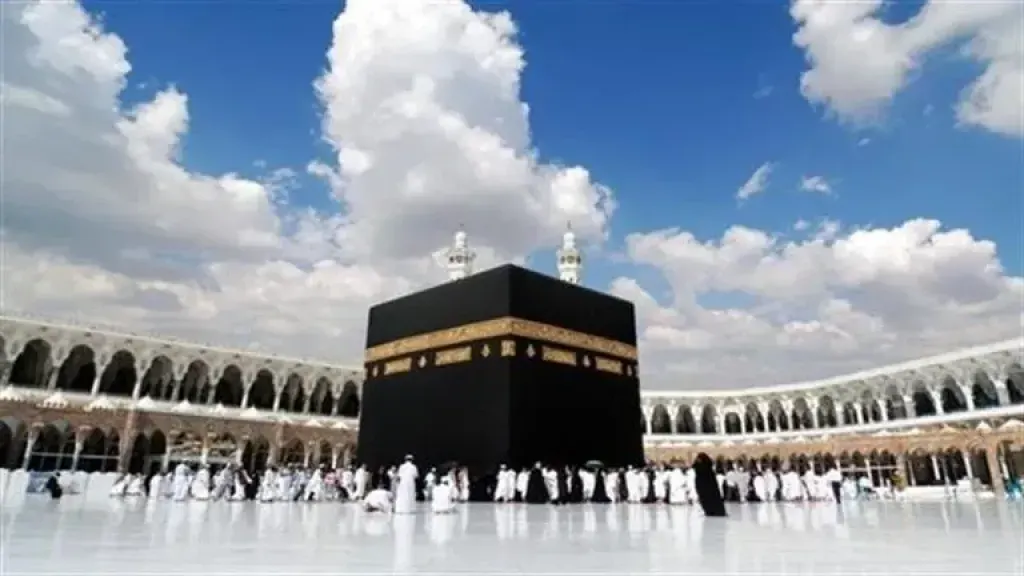 رحلة روحانية فريدة.. أسعار ومزايا عمرة المولد النبوي 2025 بين الفخامة والاقتصاد