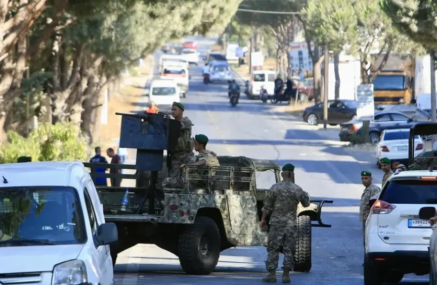 لبنان يبدأ المرحلة الأولى من تسليم سلاح المخيمات الفلسطينية إلى الجيش اللبناني