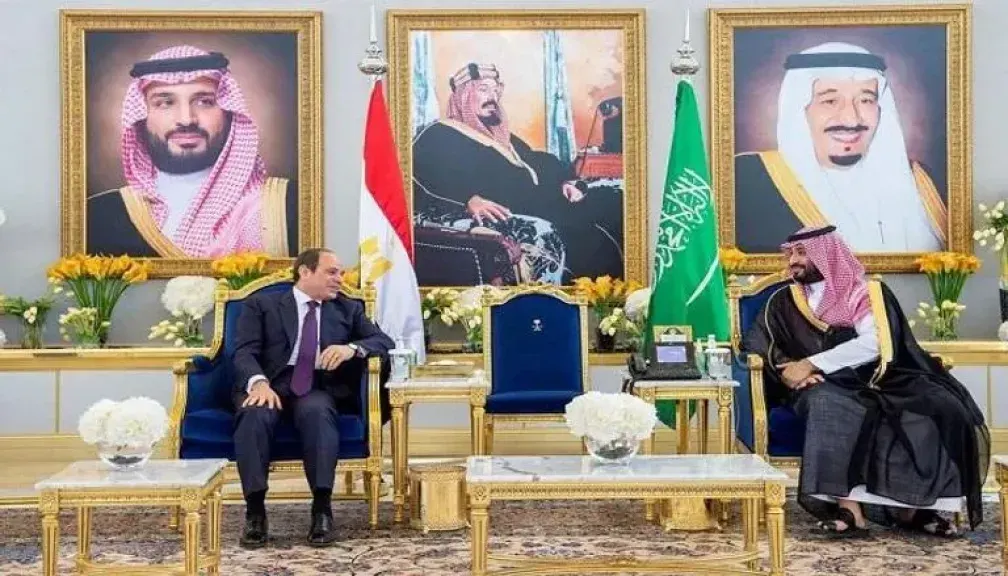 زيارة الرئيس  السيسي إلى السعودية.. قمة نيوم في توقيت حساس لترتيب البيت العربي
