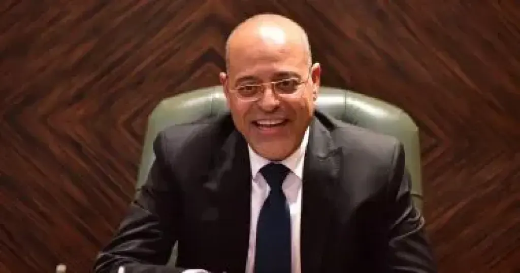 تفاصيل قانون العمل الجديد.. وزير العمل يكشف أهدافه ومزاياه