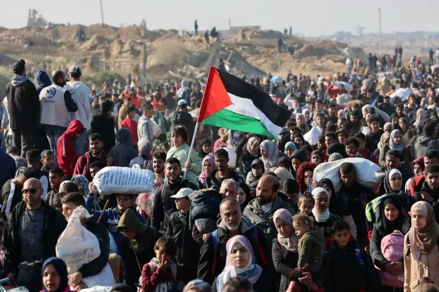 الجيش الإسرائيلي يدعو سكان شمال غزة لإخلاء المدينة والانتقال إلى مناطق جنوبية وسط تحذيرات من تهجير قسري