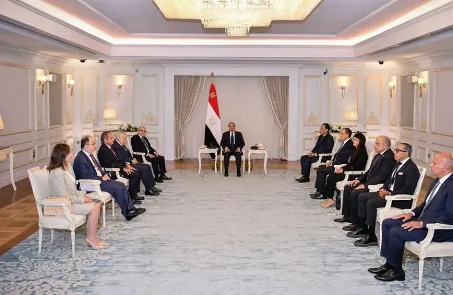 الرئيس السيسي يستقبل رئيس الوزراء اللبناني في أول زيارة رسمية إلى مصر ويؤكد دعم استقرار لبنان ووحدة أراضيه
