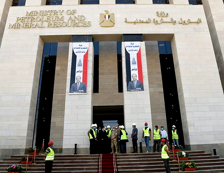 البترول: بدء إنتاج 7 ملايين قدم مكعب يوميًا من الغاز من بئر جديد بالصحراء الغربية