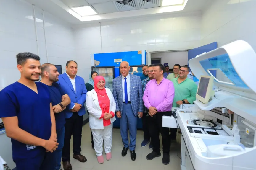 رئيس جامعة كفر الشيخ يتابع سير الخدمات الطبية المقدمة للمرضي بمستشفي كفرالشيخ الجامعي