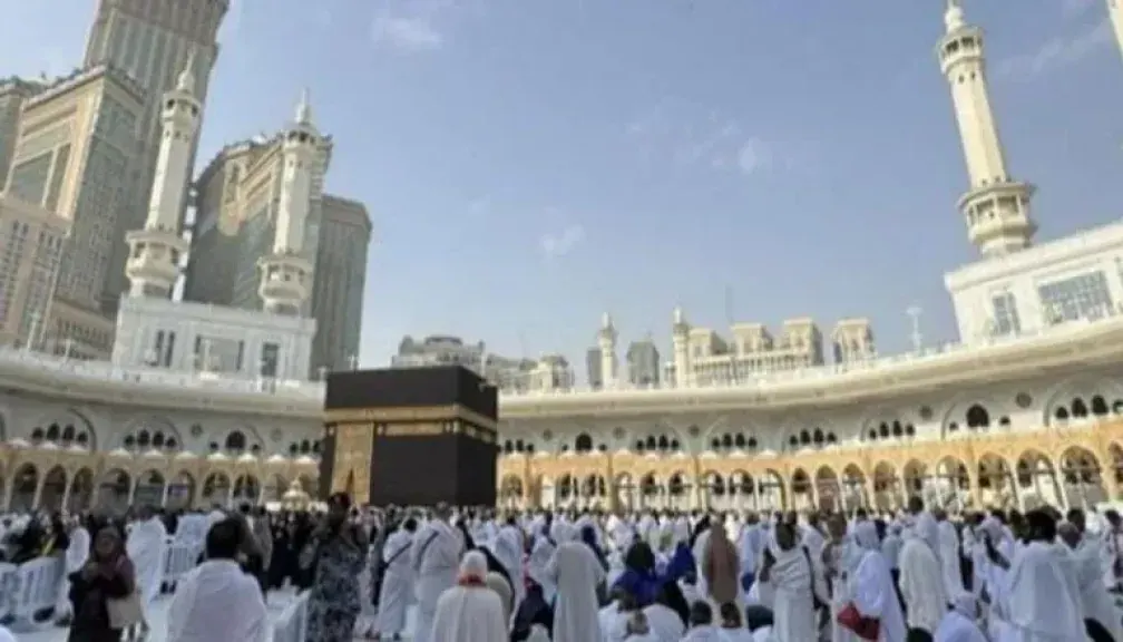 صلاة الخسوف بالمسجد الحرام غدًا الأحد الساعة 9 مساءً