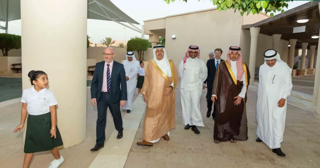 اعرف التفاصيل.. مدارس الملك فيصل بالرياض تفتح باب التوظيف للمعلمين برواتب تبدأ من 7000 ريال