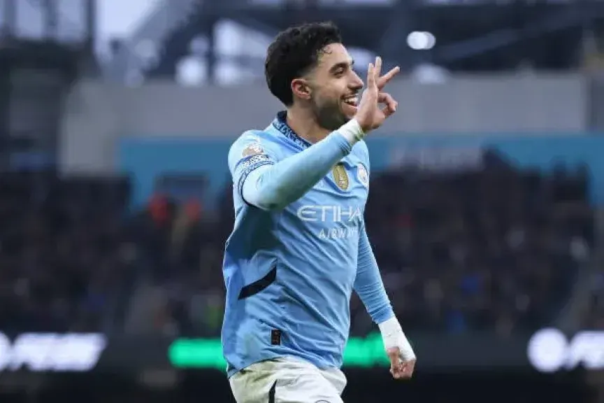 مانشستر سيتي يُفاجئ جماهيره: مرموش يغيب عن دربي الدوري الإنجليزي