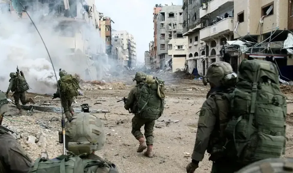 أوضاع مأساوية في غزة.. تدمير مدرسة بمخيم الشاطئ وعمليات إخلاء جماعي للمدنيين