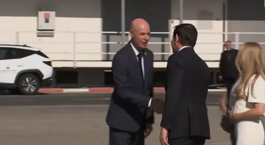 وزير الخارجية الأمريكي  يصل إسرائيل بعد هجوم الدوحة ويؤكد: ”لا سلام مع بقاء حماس”