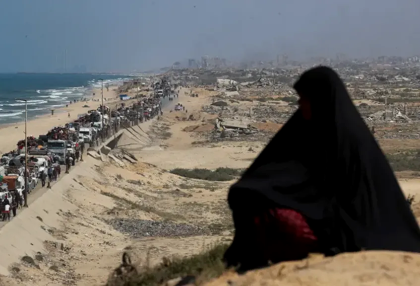 إسرائيل تفتح ممرا جديدا من غزة لمدة 48 ساعة وسط قصف عنيف ونزوح جماعي