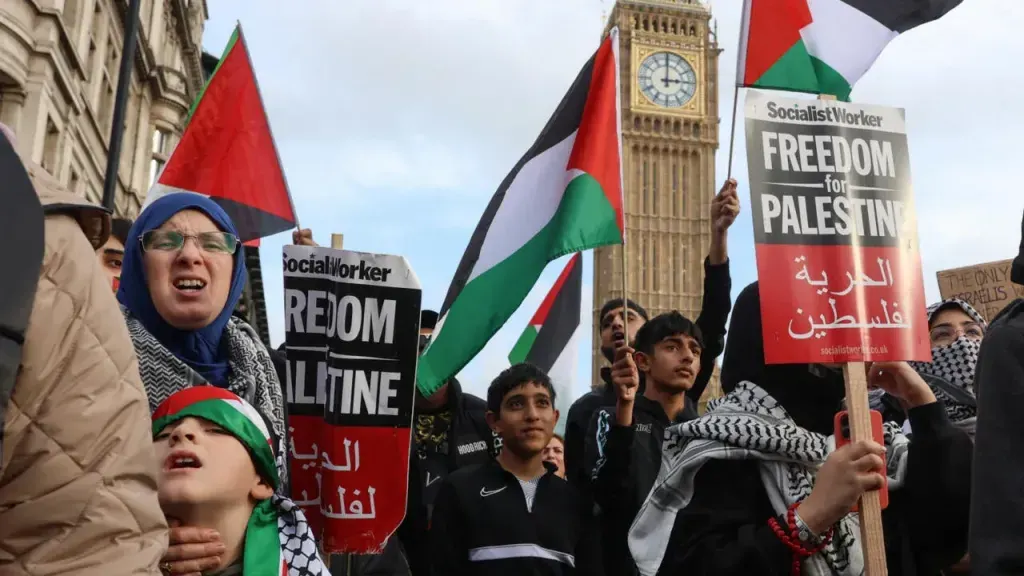 بريطانيا تستعد للاعتراف بدولة فلسطين رسميًا مطلع الأسبوع المقبل بعد مغادرة ترامب