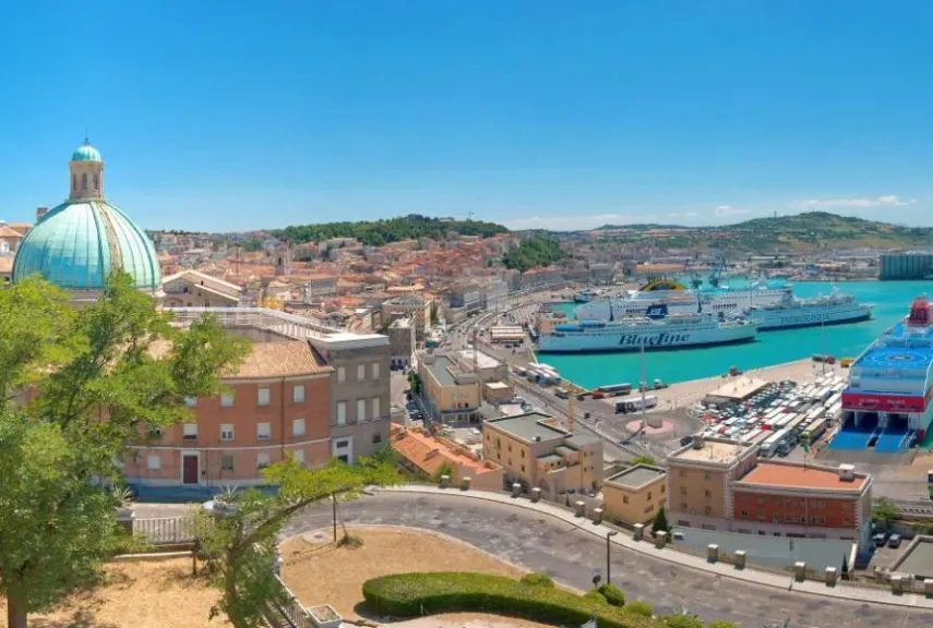 ميناء إيطالي يمنع دخول أسلحة إلى إسرائيل وسط احتجاجات عمالية متصاعدة