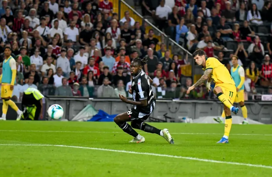 ميلان يقسو على أودينيزي بثلاثية نظيفة ويصعد إلى المركز الثالث في الدوري الإيطالي 2026