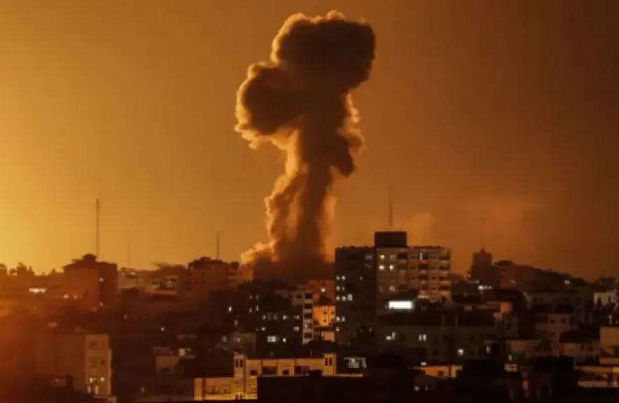 قصف إسرائيلي عنيف على غزة فجر اليوم يسفر عن شهداء وجرحى
