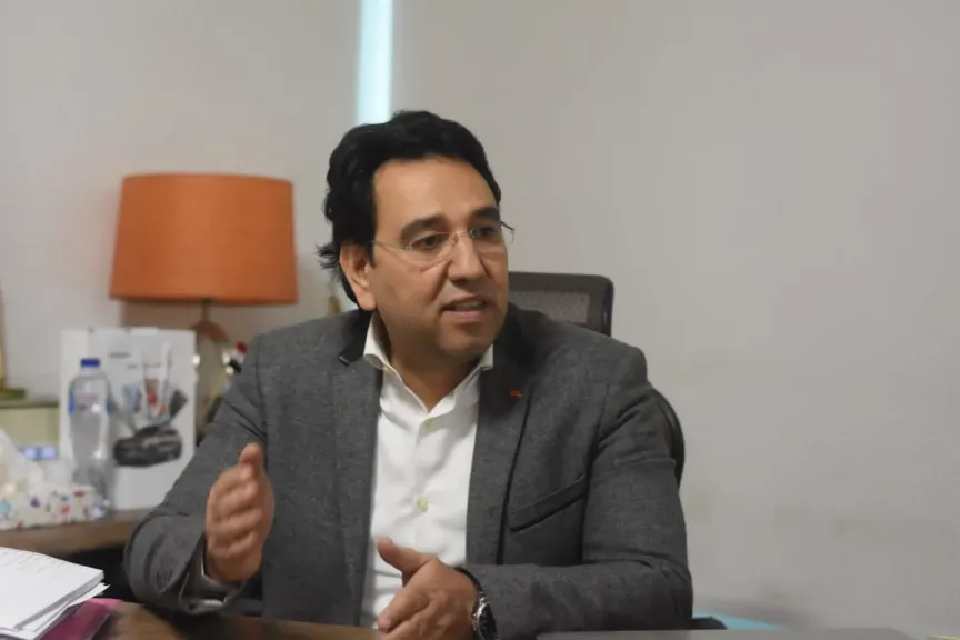 صفعة أمام العالم».. أيمن محسب يعلق على انسحاب الوفود من خطاب نتنياه