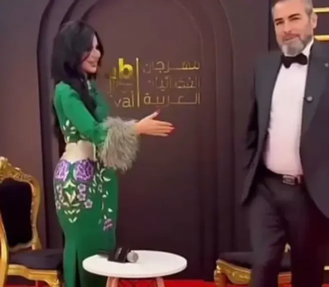 أحمد عبدالعزيز يتصدر الترند بعد تجاهله مصافحة حليمة بولند في مهرجان الفضائيات العربية