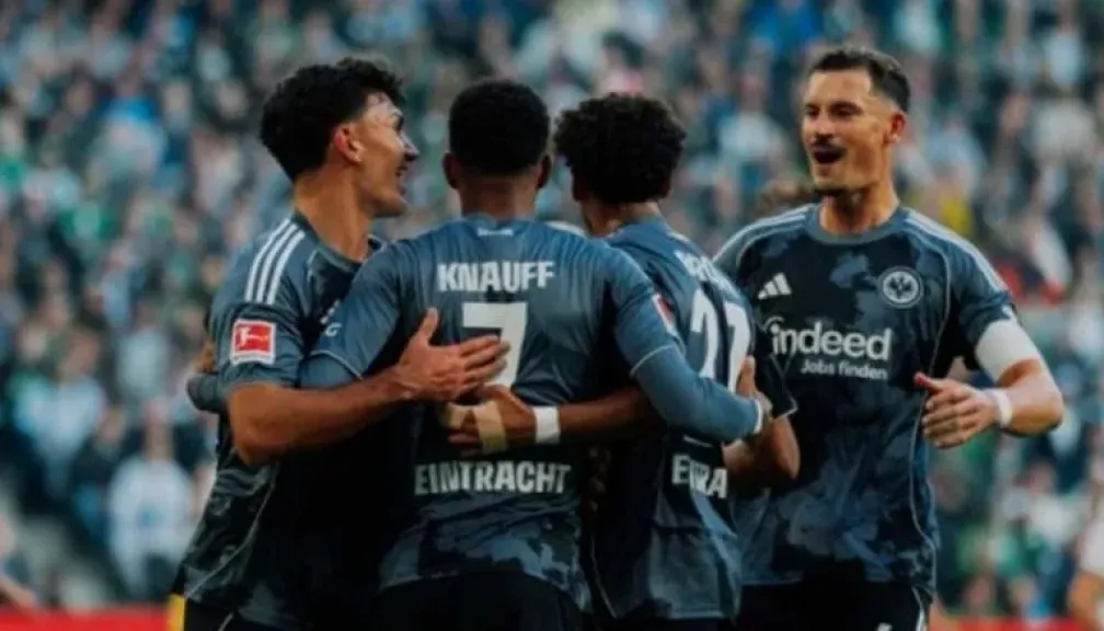 مباراة الـ10 أهداف.. فرانكفورت يكتسح مونشنغلادباخ 6-4 قبل مواجهة بايرن ميونخ