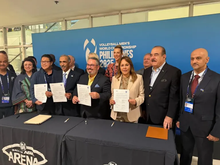 الاتحادان العربي والدولي للكرة الطائرة يوقعان اتفاقية تعاون لتعزيز مكانة اللعبة عربياً ودولياً