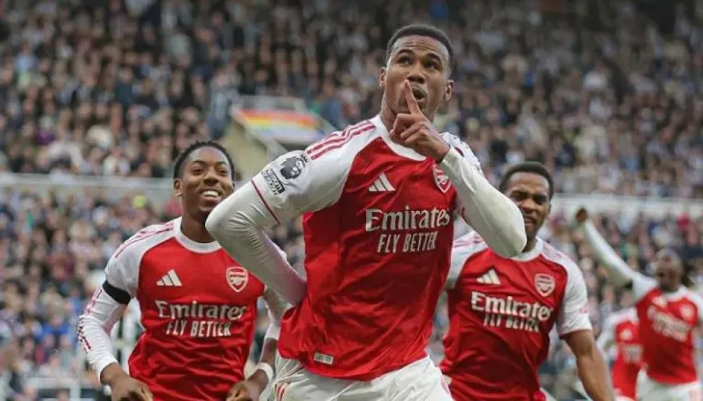 أرسنال يقلب الطاولة على نيوكاسل ويحقق فوزًا قاتلًا في الدوري الإنجليزي