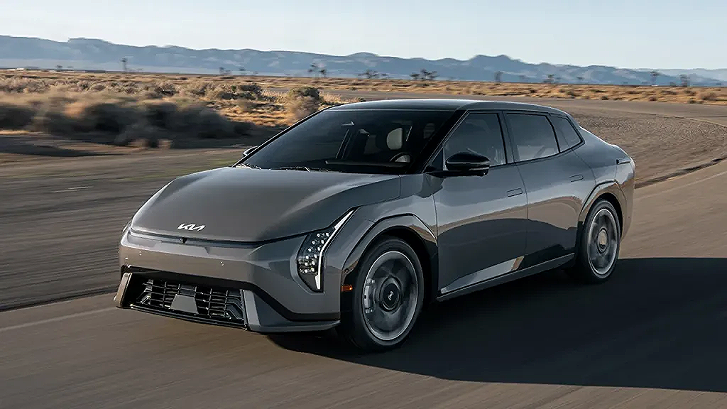 ثورة كورية على أربع عجلات... كل ما تريد معرفته عن كيا EV4 الجديدة كليًا 2026