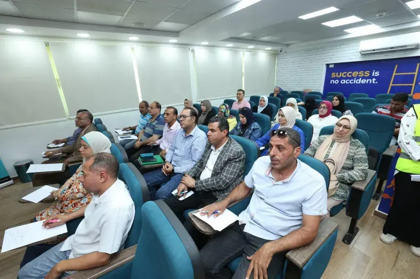 محافظ كفرالشيخ يتابع فعاليات البرنامج التدريبي «إعداد القيادات التنفيذية لمواجهة مشكلة المخدرات»