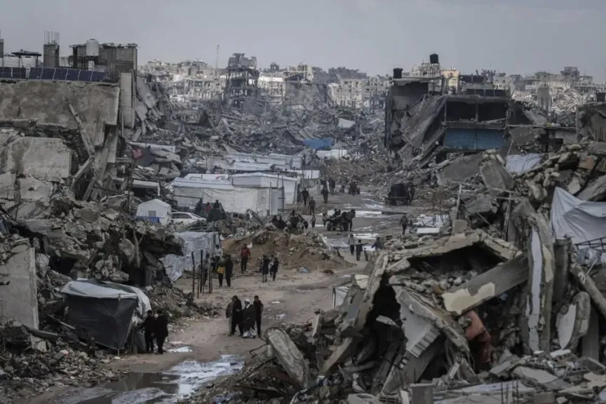 دماء تتساقط في غزة.. استشهاد 3 فلسطينيين وإصابة 13 في قصف إسرائيلي عنيف وسط المدينة