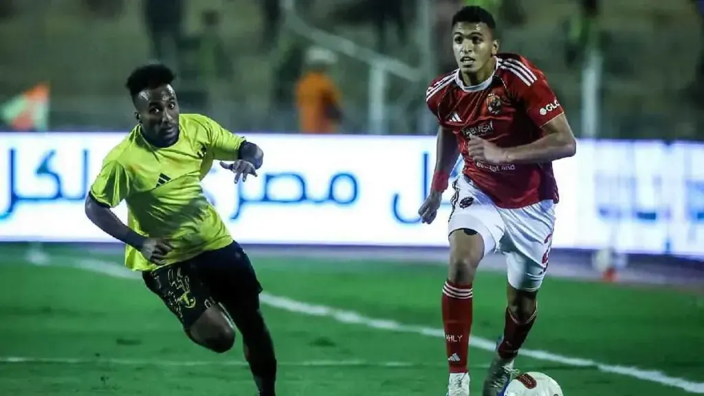 الأهلي يشتعل.. رباعية نارية تعيد المارد الأحمر إلى صدارة الدوري المصري!