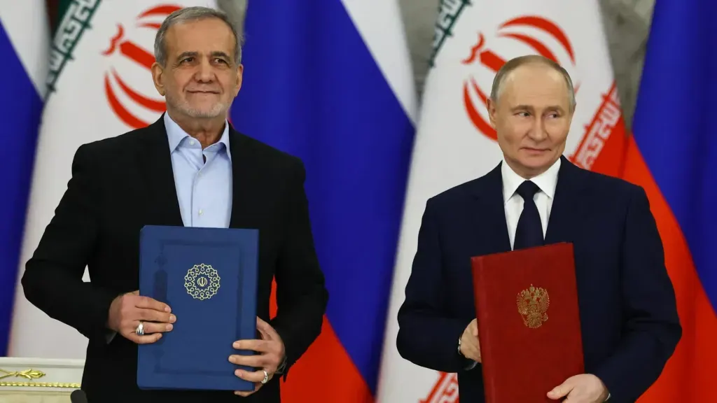 أمريكا على صفيح ساخن.. هل تدق طبول الحرب مع روسيا وإيران في وقت واحد؟