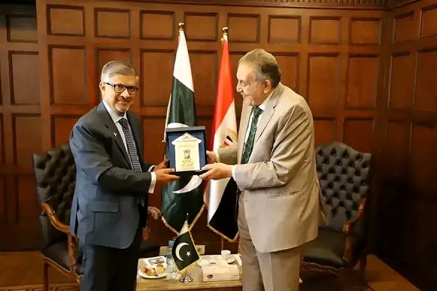 رئيس الغرفة التجارية بالإسكندرية يستقبل السفير الباكستاني لبحث التعاون الاقتصادي بين البلدين